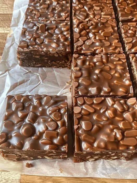 Chocolate Peanut Butter Crunch Bars